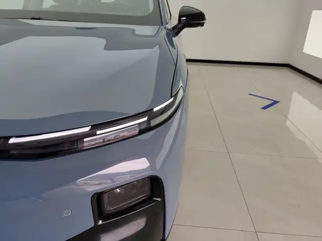 Leapmotor B01 — Фото автомобиля 5