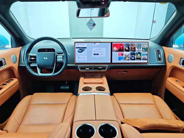 Li Auto L8 — Фото автомобиля 14