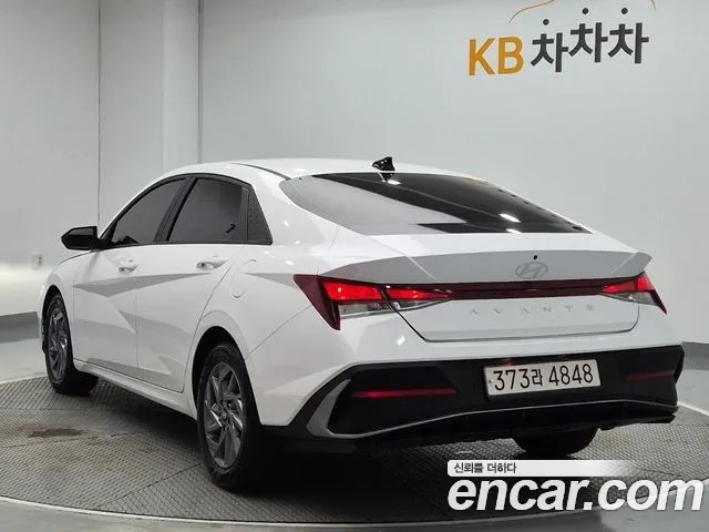 Hyundai Avante CN7 — Фото автомобиля 3