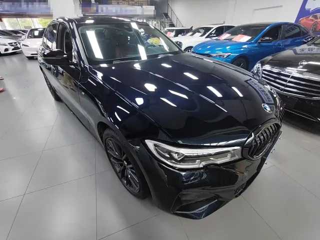BMW BMW 3 Series 2020 330i M Sport Blackout Package — Фото автомобиля 3