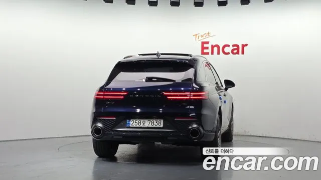 Genesis GV70 — Фото автомобиля 4