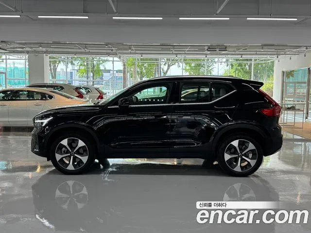 Вольво XC40 B4 Ultra Bright — Фото автомобиля 15