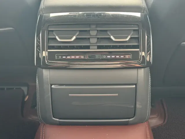 Audi A8 — Фото автомобиля 10