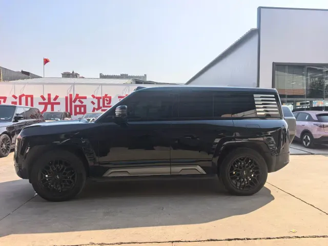 BYD U8 — Фото автомобиля 2