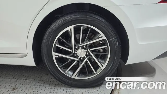 Hyundai Grandeur — Фото автомобиля 21