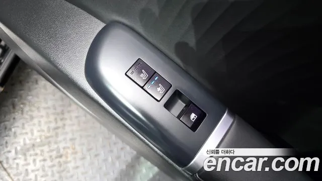 Hyundai Grandeur Grandeur (GN7) 3.5 Бензин 2WD — Фото автомобиля 25