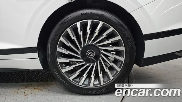 Hyundai Grandeur GN7 — Фото автомобиля 6