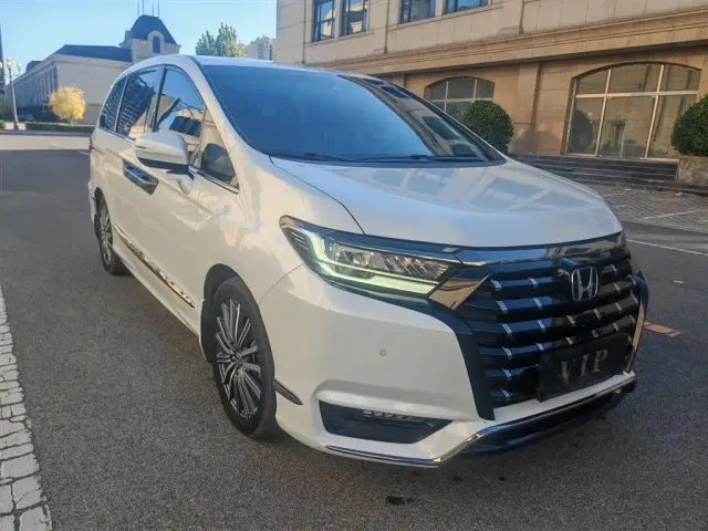 Honda Elysion — Фото автомобиля 3