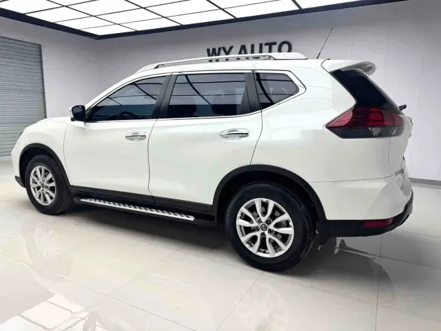 Nissan X-Trail — Фото автомобиля 3