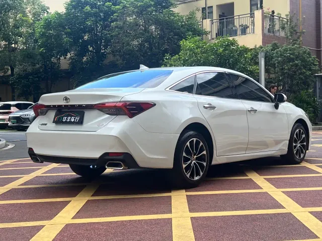 Toyota Avalon — Фото автомобиля 5