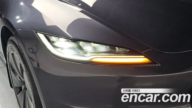 Tesla Model 3 — Фото автомобиля 19