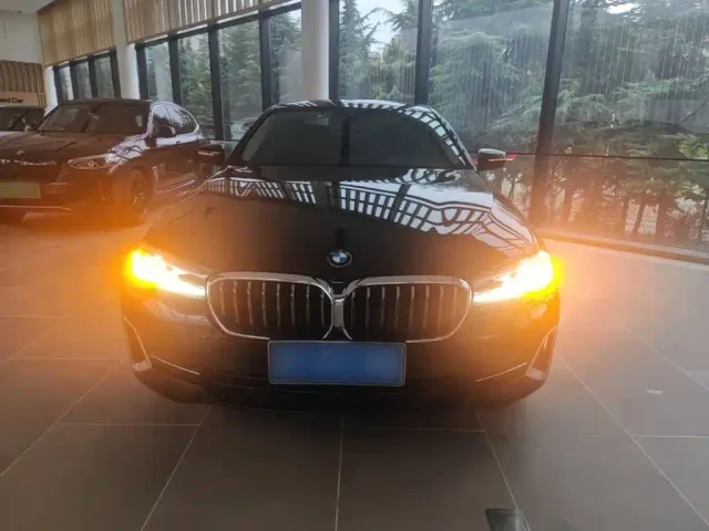 BMW 5 Series — Фото автомобиля 2