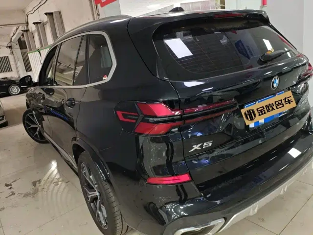 BMW X5 — Фото автомобиля 2