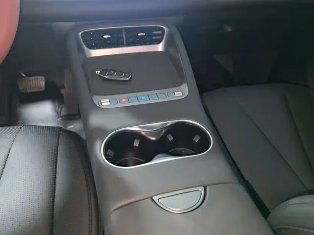 BYD Sealion 06 — Фото автомобиля 13