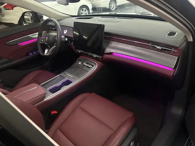 Hongqi H5 — Фото автомобиля 4