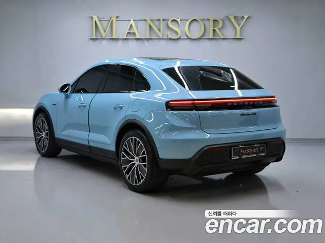 Porsche Macan Electric — Фото автомобиля 2