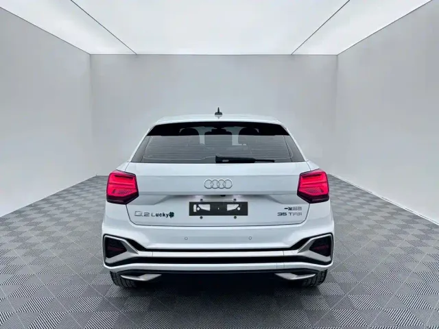 Audi Q2L — Фото автомобиля 5