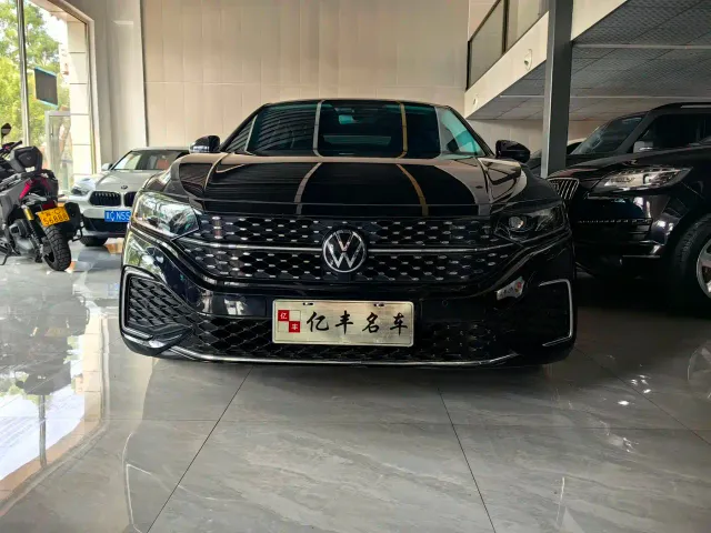 Volkswagen Passat 2022 330TSI Starlight Elite Edition — Фото автомобиля 2