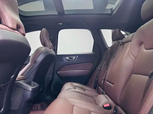 Volvo XC60 — Фото автомобиля 10
