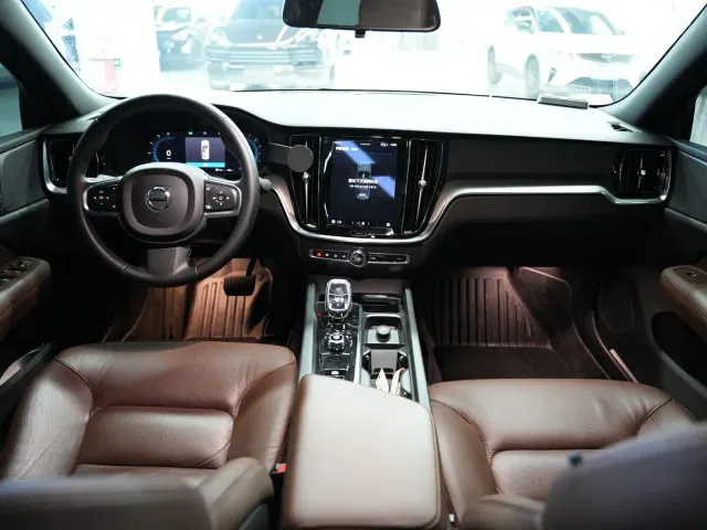 Volvo S60 — Фото автомобиля 13