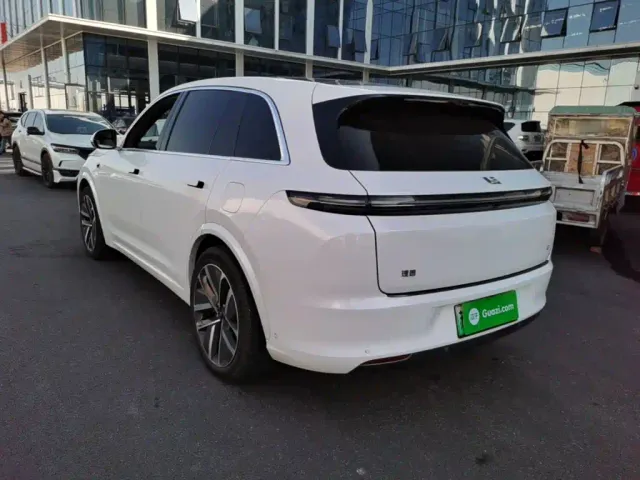 Li Auto L7 — Фото автомобиля 4