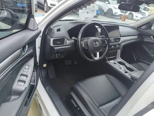 Honda Accord — Фото автомобиля 15