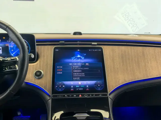 Mercedes-Benz EQE SUV — Фото автомобиля 16
