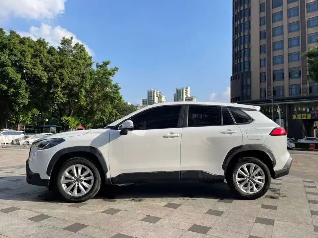 Toyota Corolla Cross — Фото автомобиля 4