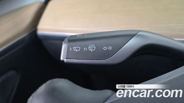 Tesla Model Y — Фото автомобиля 26