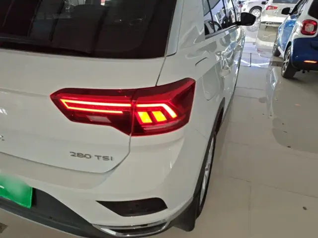 Volkswagen T-Roc — Фото автомобиля 7