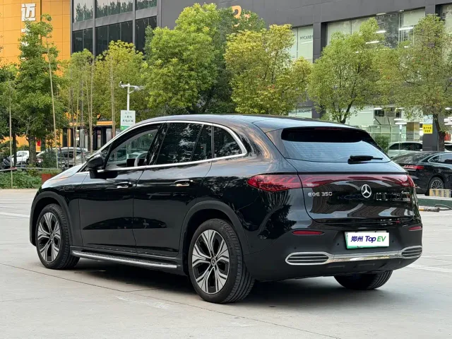 Mercedes-Benz EQE SUV — Фото автомобиля 9