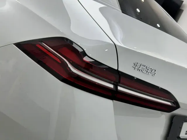BMW 5 Series — Фото автомобиля 20