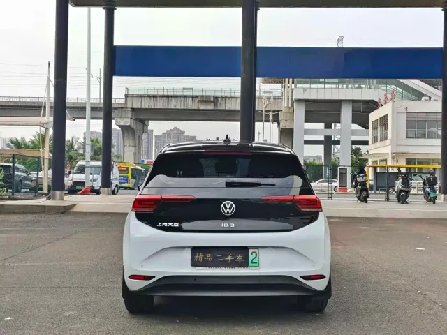 Volkswagen ID.3 — Фото автомобиля 8