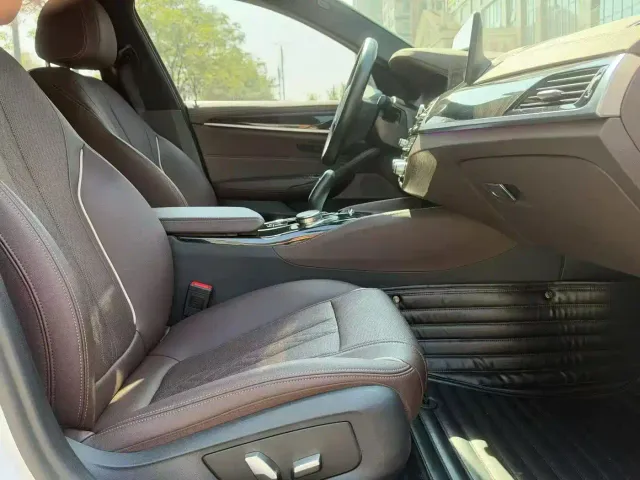 BMW 5 Series — Фото автомобиля 8