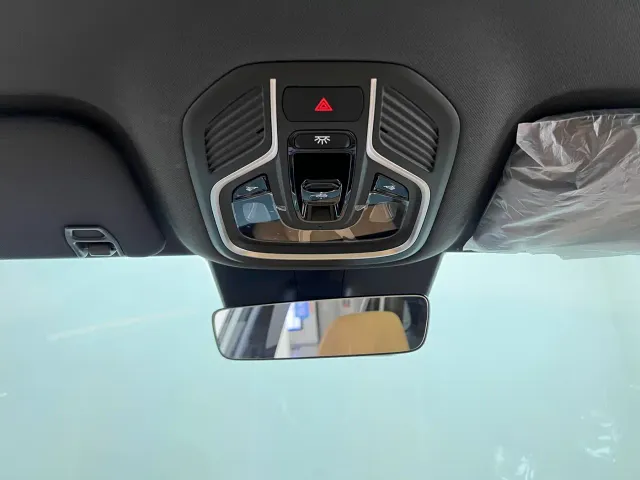 Geely Galaxy Starship 7 EM-i — Фото автомобиля 15