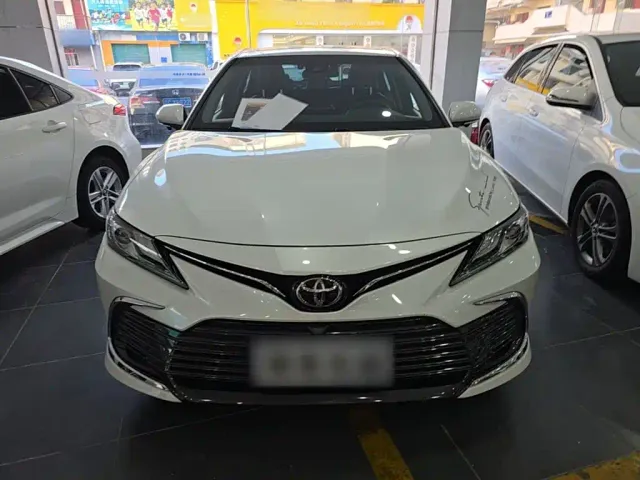Toyota Camry — Фото автомобиля 2