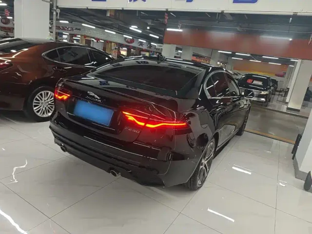 Jaguar XEL — Фото автомобиля 6