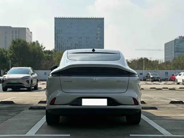 IM Motors LS6 — Фото автомобиля 4