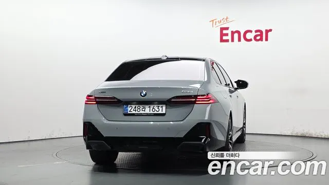 BMW 5-Series 5 серия (G60) 530i xDrive M Sport — Фото автомобиля 4