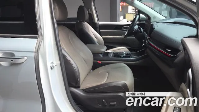 Kia Carnival Generation 4 — Фото автомобиля 16