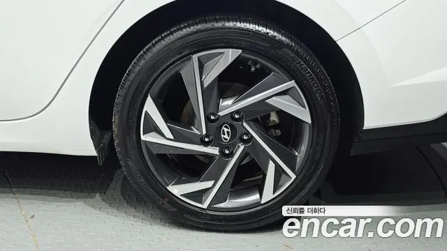 Hyundai Avante CN7 — Фото автомобиля 6