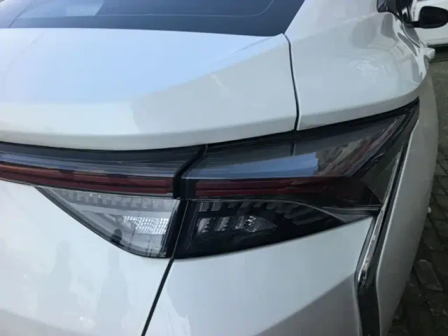 Dongfeng Yixuan — Фото автомобиля 7