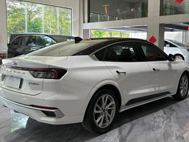 Ford Mondeo — Фото автомобиля 28
