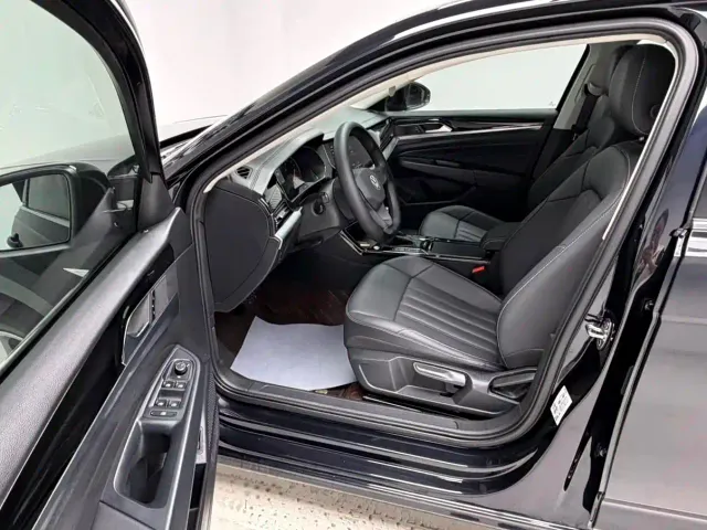 Volkswagen Passat — Фото автомобиля 18