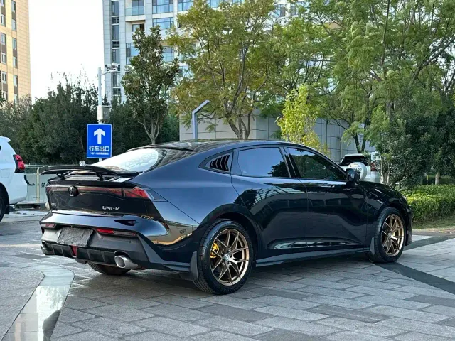 Changan UNI-V — Фото автомобиля 4