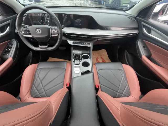 Changan Eado — Фото автомобиля 3