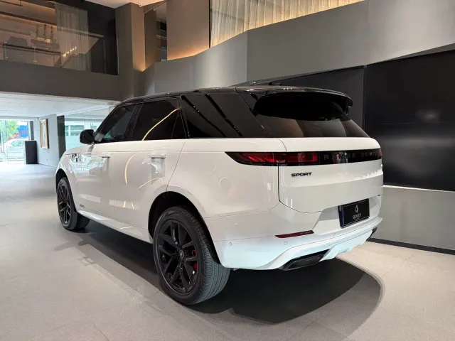 Land Rover Range Rover Sport — Фото автомобиля 4