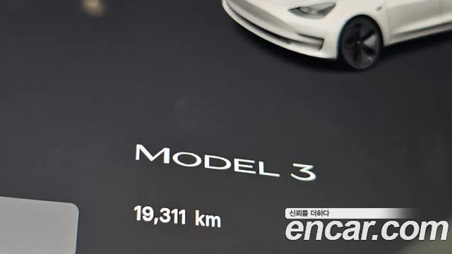 Tesla Model 3 — Фото автомобиля 7