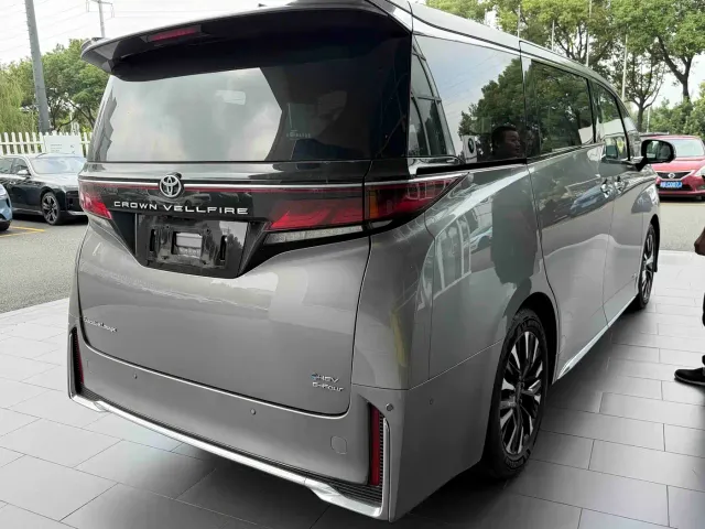 Toyota Vellfire — Фото автомобиля 12