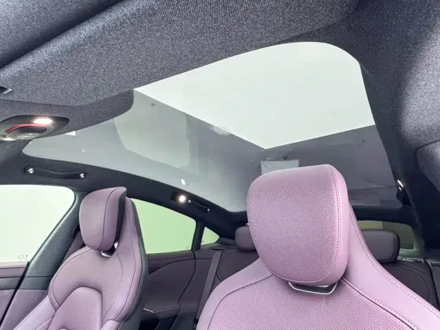 Xiaomi SU7 — Фото автомобиля 12